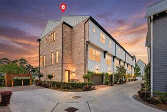 Building Photo - 8612 Emnora Ln