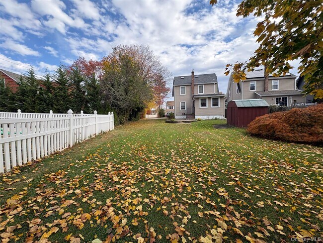 Building Photo - 3 Brookwood St