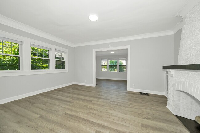 Building Photo - 3343 Carrollton Ave