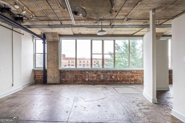 Building Photo - 505 Whitehall St SW