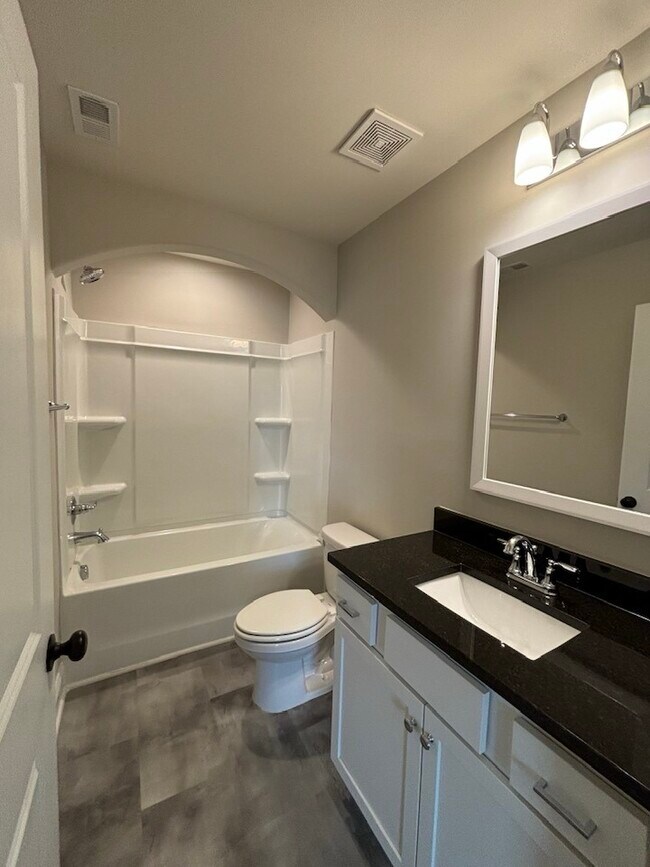 Building Photo - 4234 Lenox Dr