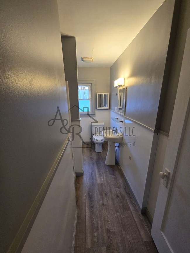 Building Photo - 1801 S Olive St