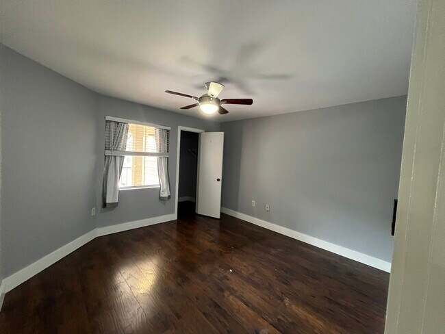 Building Photo - 3008 Parkway Blvd