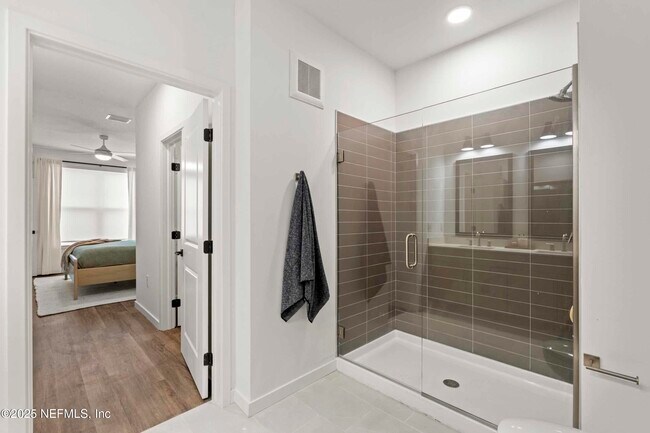 Building Photo - 25 Silver Moon Cir