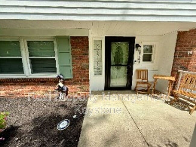 Building Photo - 121 S Jamestown Rd