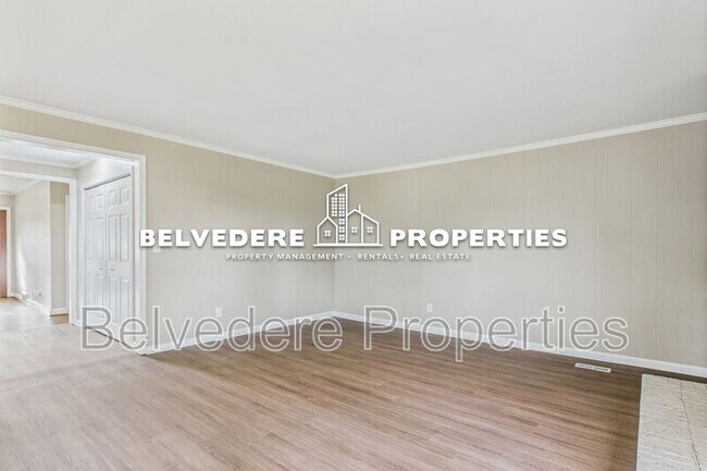 Building Photo - 2913 Wildwood Dr