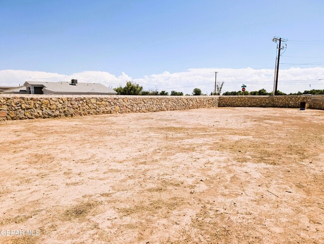 Building Photo - 616 Rafael Marmolejo St