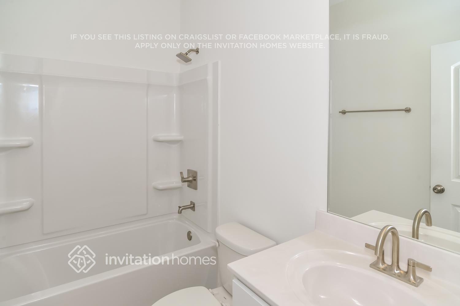 Building Photo - 253 W Millbrook Dr