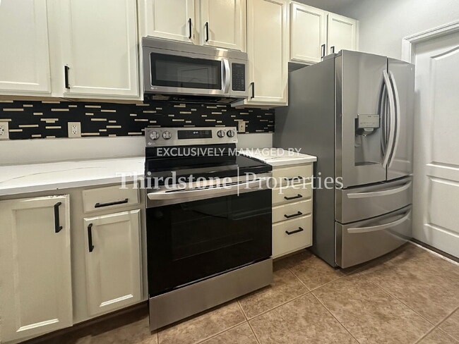 Building Photo - 6131 Bartram Village Dr
