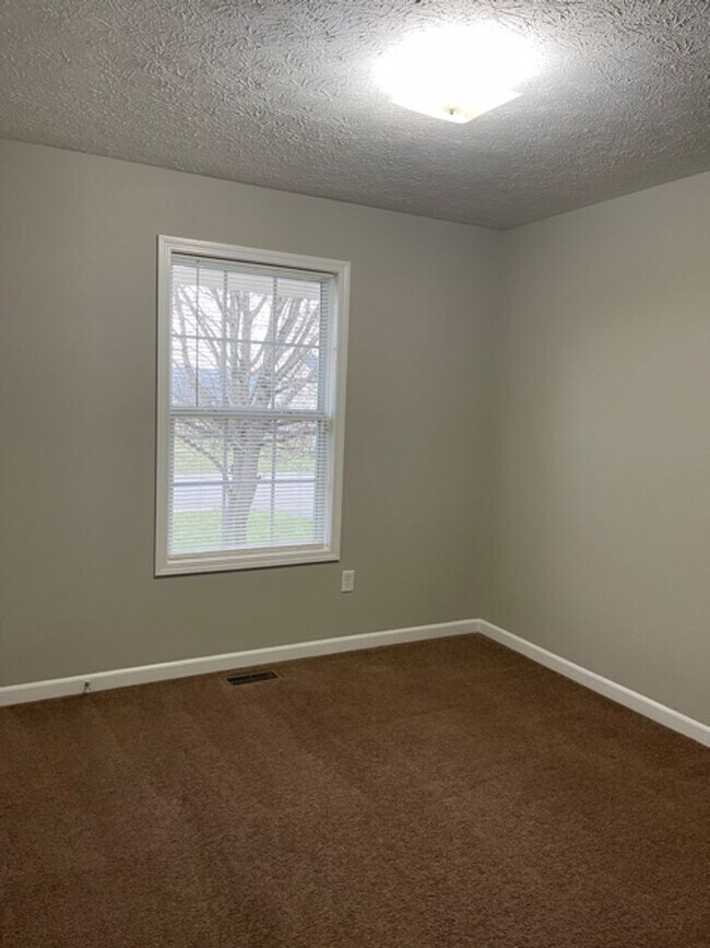 Building Photo - 1429 Huron Way