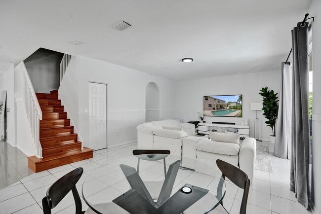 Building Photo - 16405 Diamond Head Dr