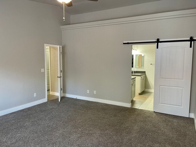 Building Photo - Beautiful 3 Bedroom Home in Gated Community!