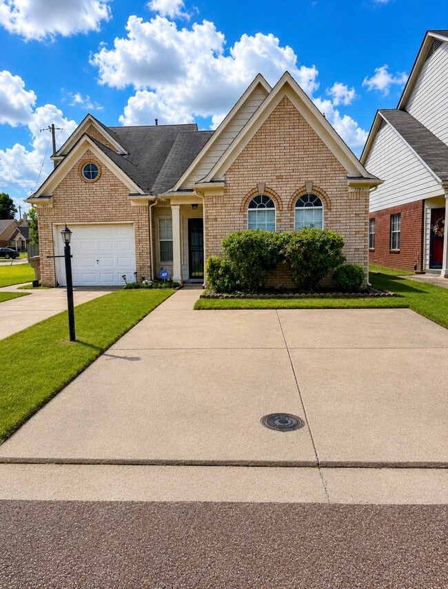 Building Photo - 7783 Lipscomb Dr