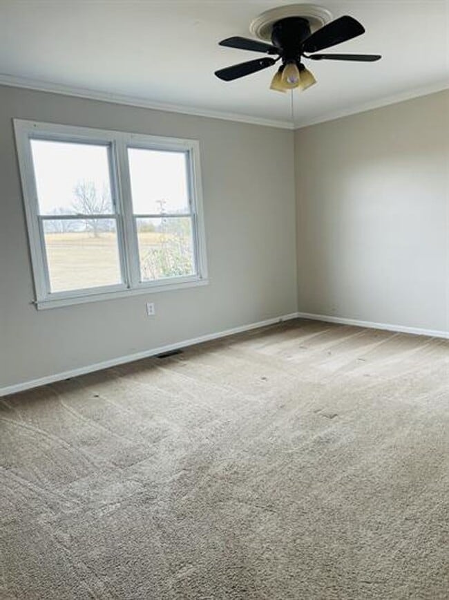 Building Photo - 3/2 Available Now