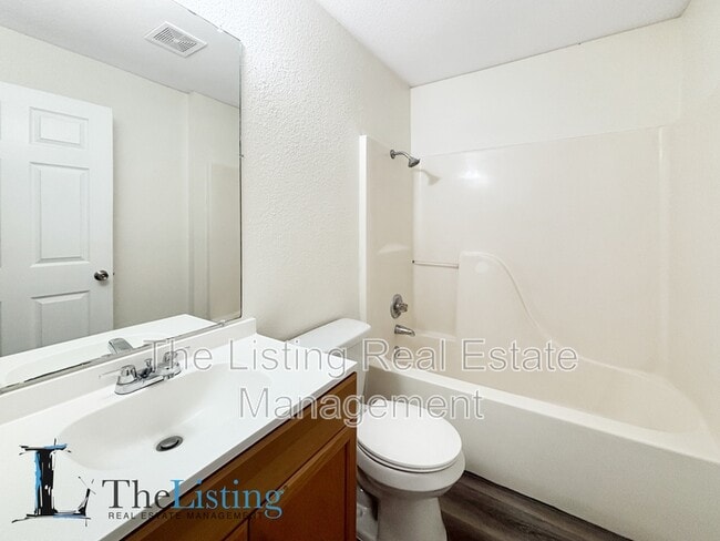 Building Photo - 5653 Viburnum Ct