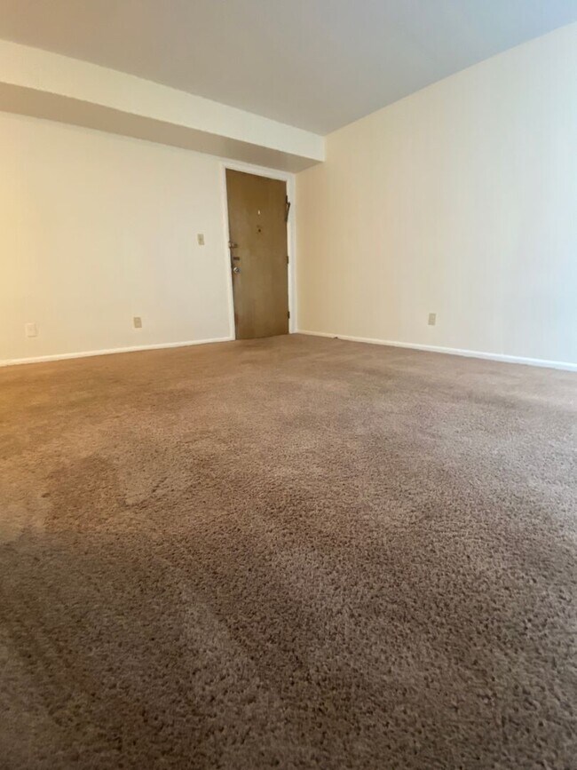 Interior Photo - Crestview