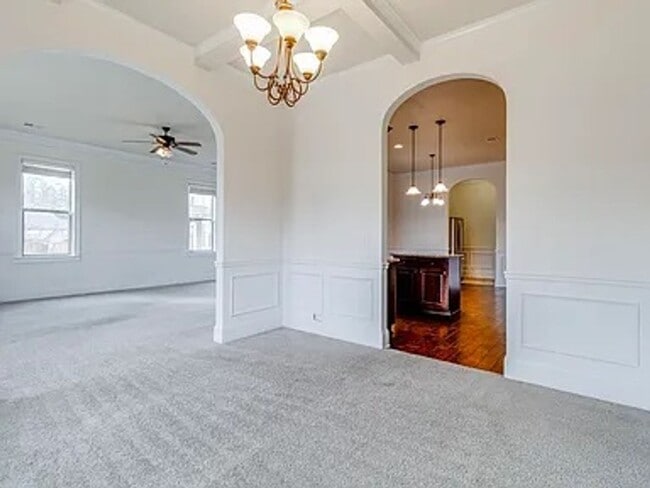 Building Photo - PRICE REDUCED!