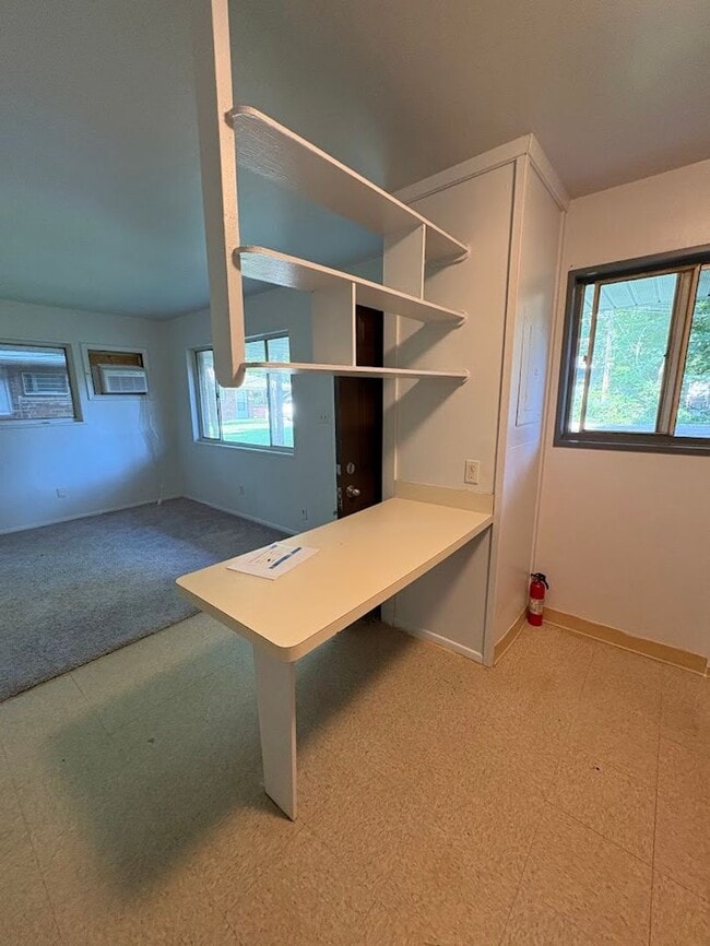 Building Photo - One bedroom one bathroom apartment for rent