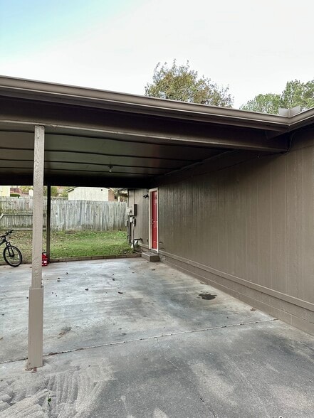 Covered Parking - 500 N 46th St