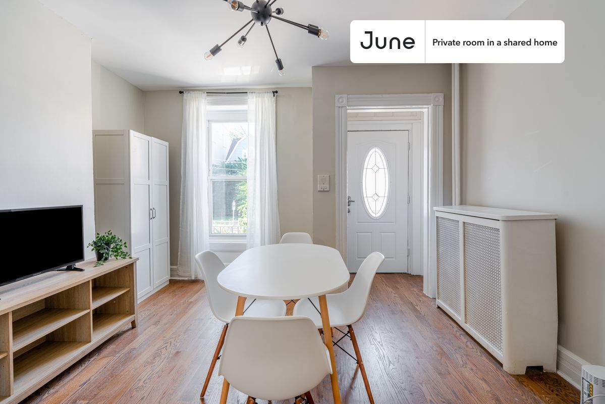 Building Photo - Room in Shared 3 bed/1.5 bath home