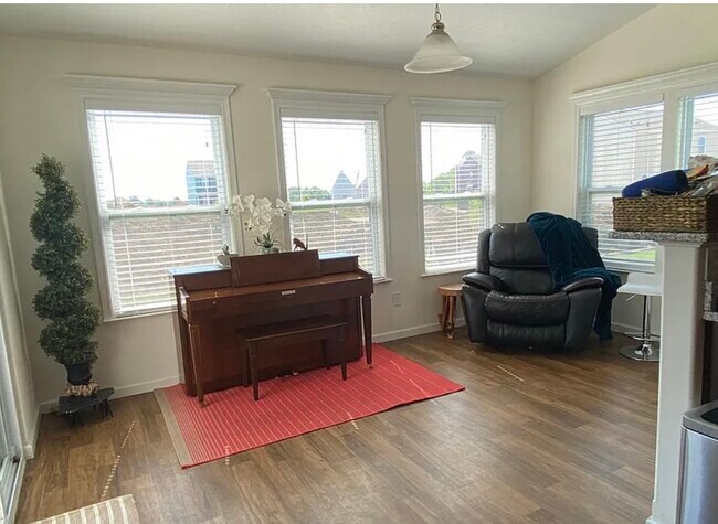 Building Photo - 212 Weeping Willow Run Dr