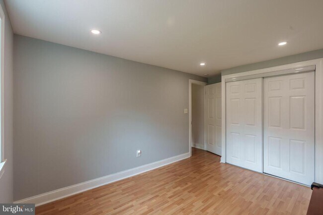 Building Photo - 5776 Yellowrose Ct