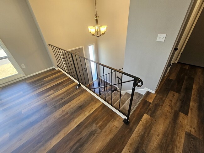 Building Photo - 2221 N Bessie Rd