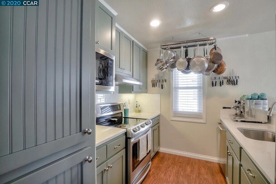 Building Photo - 34 Mozden Ln