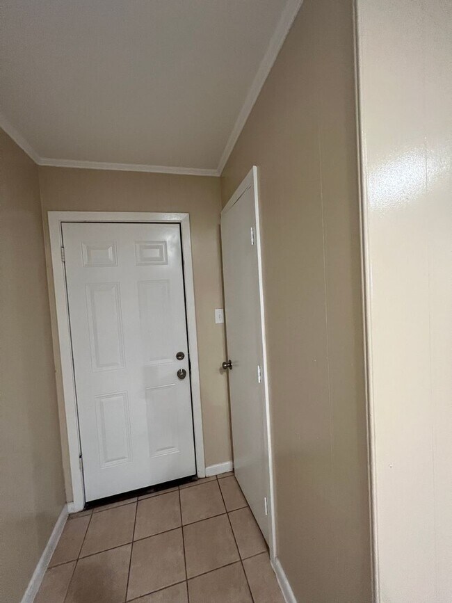 Building Photo - Spacious 3 Bed / 1 Bath Home with a Large Backyard – Port Arthur, TX