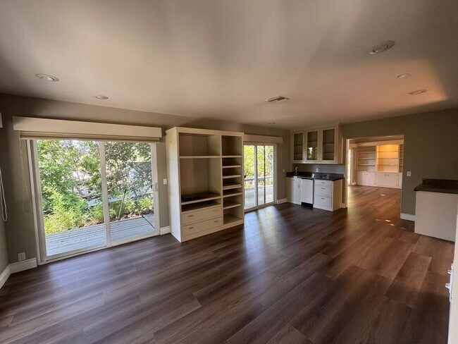 Building Photo - Coming Soon! Cozy home in South Pasadena.