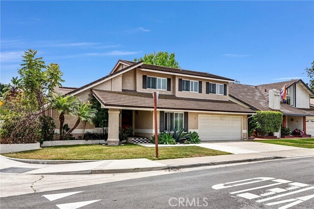 Building Photo - 1 Deerwood W