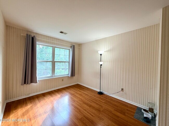 Building Photo - 743 Banyan Ct