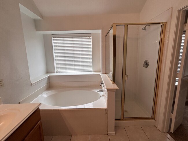 Building Photo - 6104 Oldham Dr