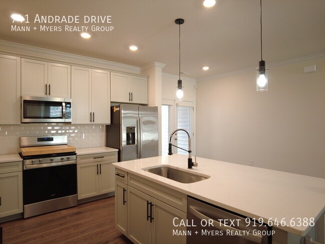 Building Photo - 741 Andrade Dr