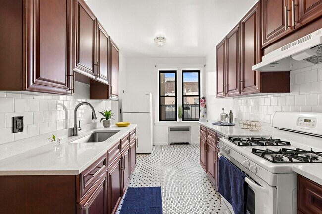 Building Photo - 301 Palisade Ave