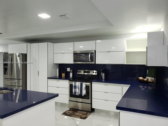 Building Photo - 5124 SW 128th Ave