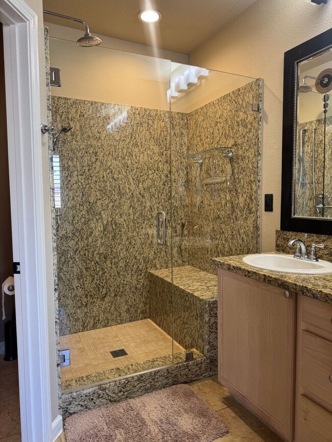 Building Photo - WOW-Factor Alert: Fully Furnished & Remodeled 2BD/2BA First Floor Condo in Wingfield Springs!