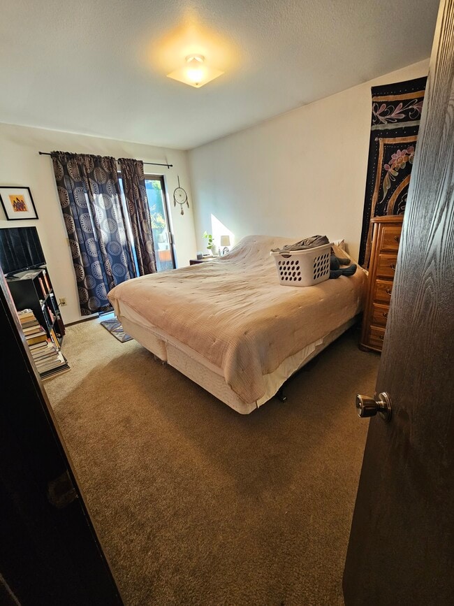 Building Photo - 1405 Pine Cone Rd