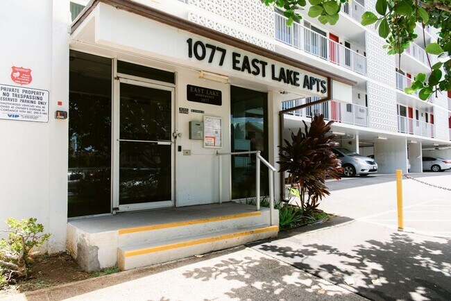 Building Photo - Great 1 Bedroom, 1 Bath with Parking * AC ...