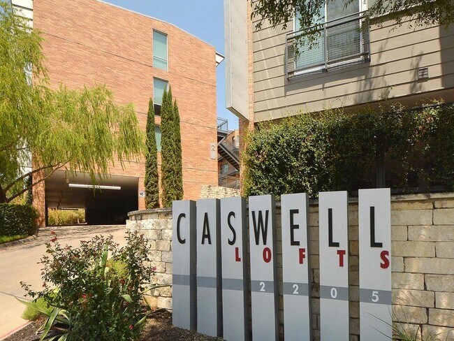 Building Photo - 2205 N Lamar Blvd