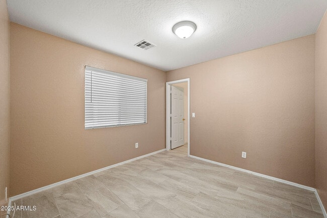 Building Photo - 863 S 239th Ln