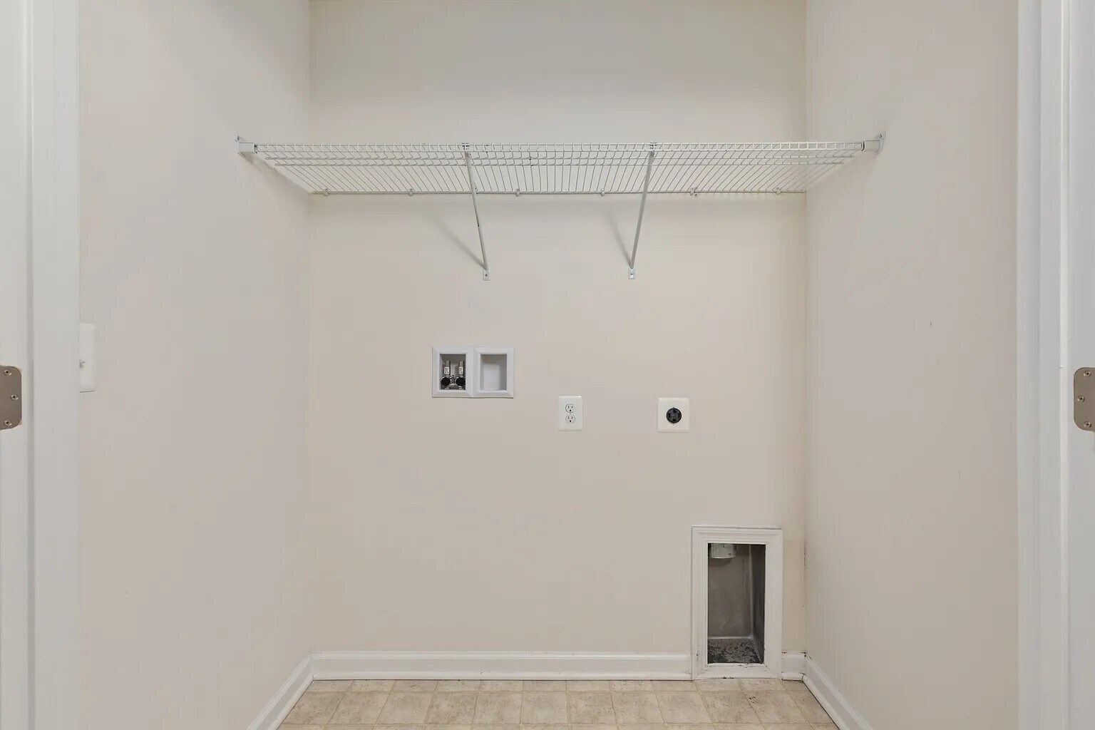 Building Photo - 148 Solara Dr