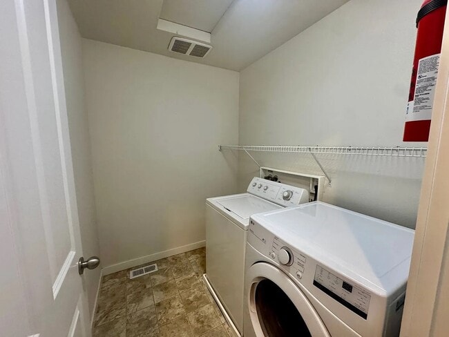 Building Photo - 2107 240th Ave SE