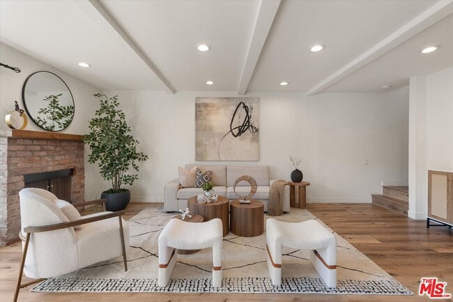 Building Photo - 2516 Arizona Ave