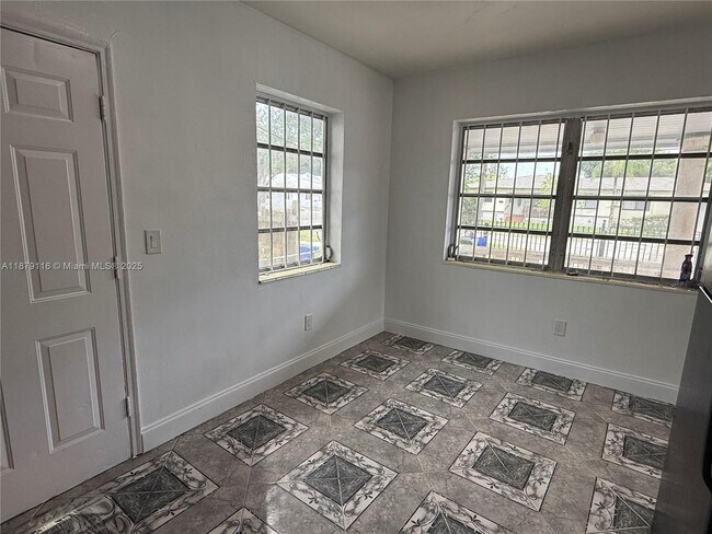 Building Photo - 1511 NW 45th St