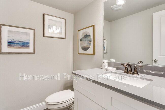 Building Photo - 3809 Huntington Dr