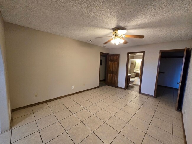 Building Photo - Renovated 2 Bedroom, 2 Bathroom Downstairs...