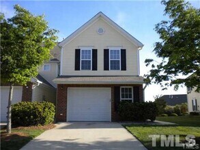 Building Photo - 3 Bedroom Townhouse in Wakefield with 1 Ca...