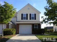 Building Photo - 3 Bedroom Townhouse in Wakefield with 1 Ca...