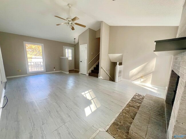 Building Photo - 704 Captiva Ct SE